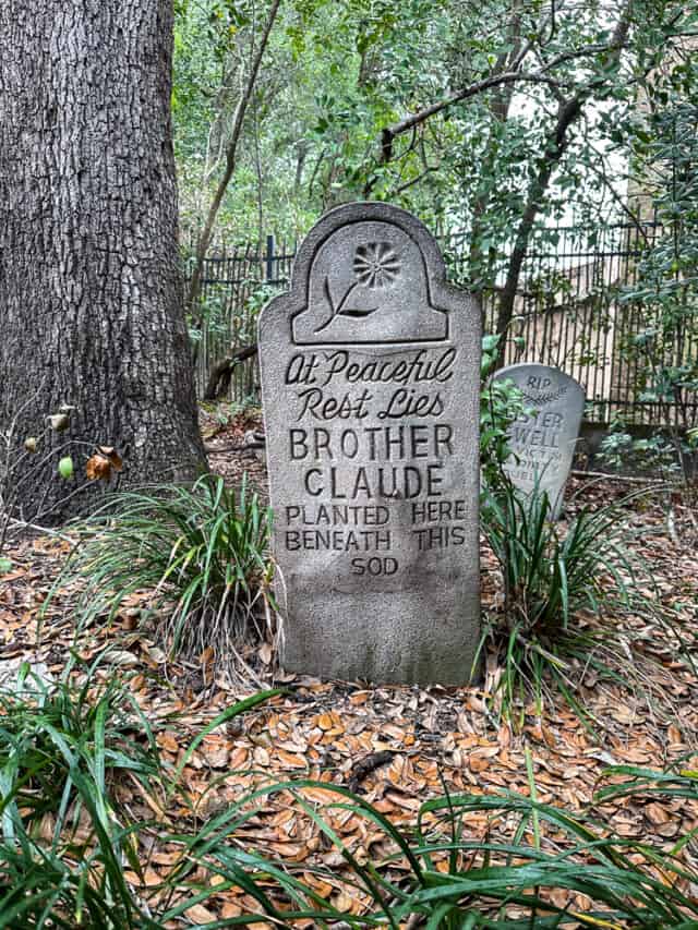 Haunted Mansion tombstone