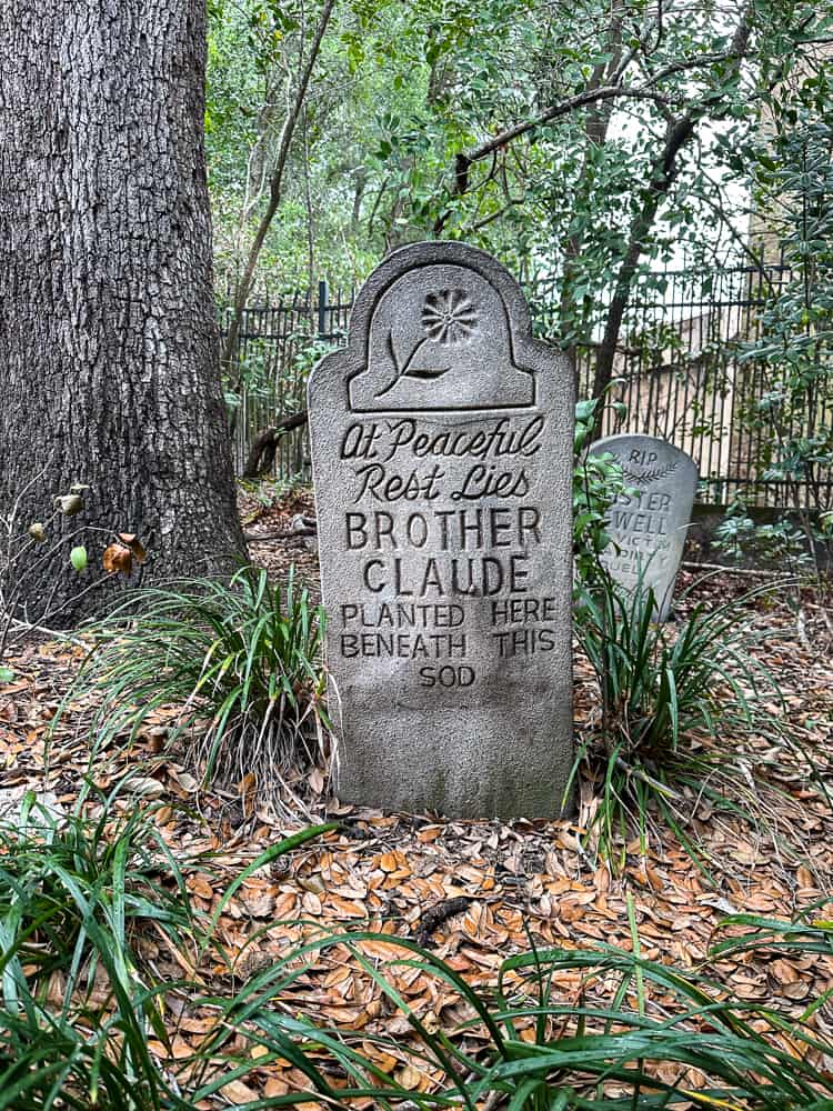 Haunted Mansion tombstone 