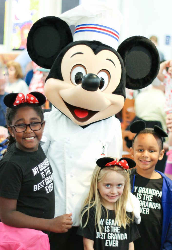 kids with chef mickey