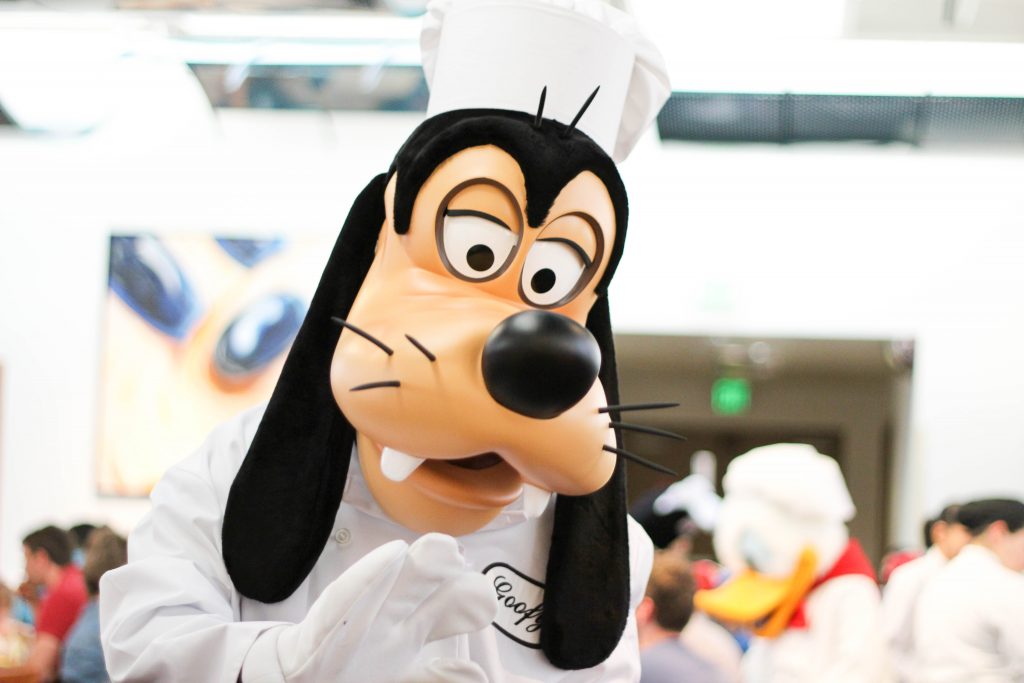 Goofy at Chef Mickey's