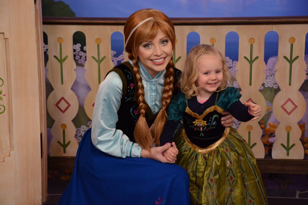 Anna with little girl 