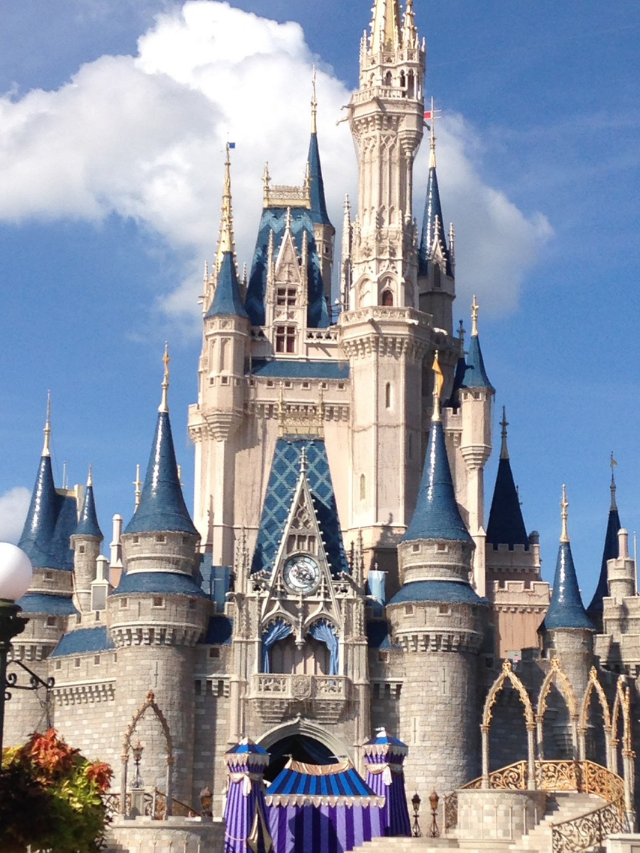 Disney World vs. Disneyland Castles: What’s the difference?