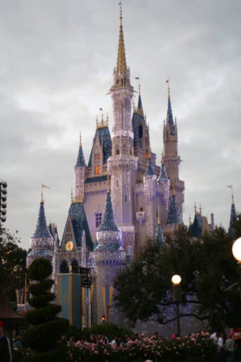 When Does Disney World Decorate For Christmas?