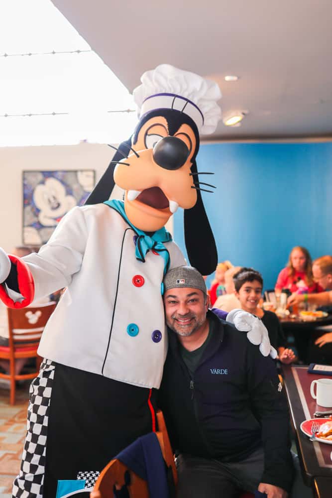 goofy with man at chef mickey