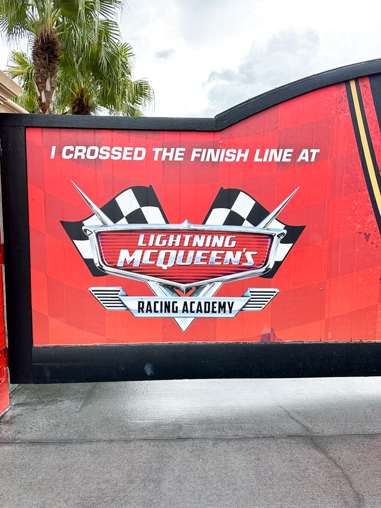 Lightning Mcqueen's Racing Academy Coming To Disneys - Lightning Mcqueen  Racing Academy Logo, HD Png Download - vhv