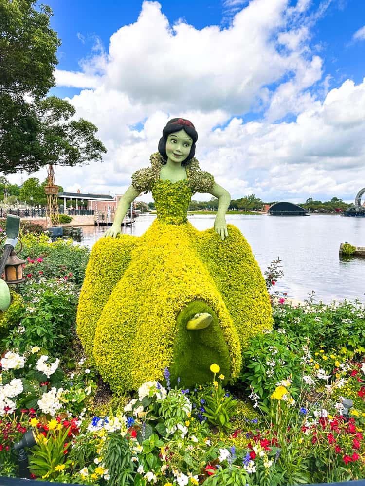 snow white at the flower and garden festival