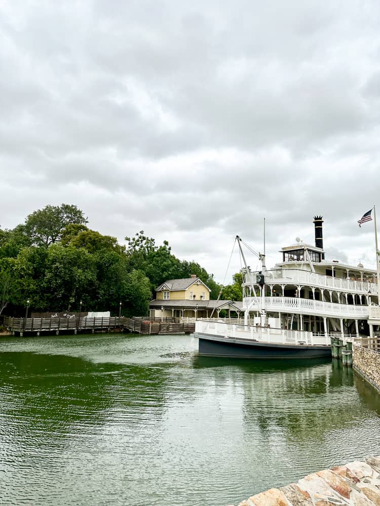 liberty square boat