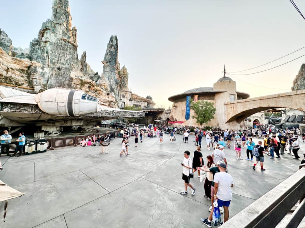 Galaxy's Edge Star Wars in Hollywood Studios