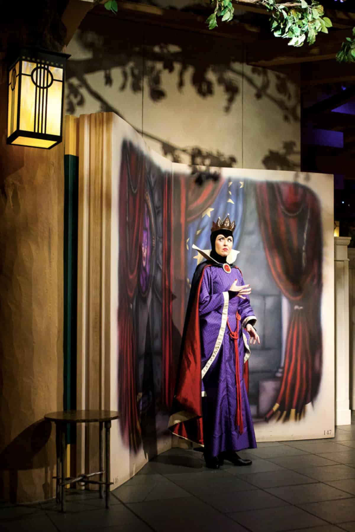 Evil queen at Storybook Dining 