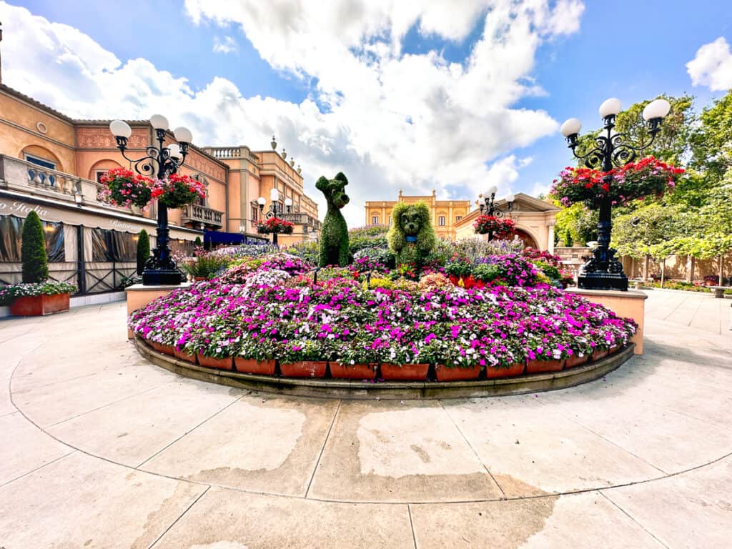 lady and the tramp flower and garden festival