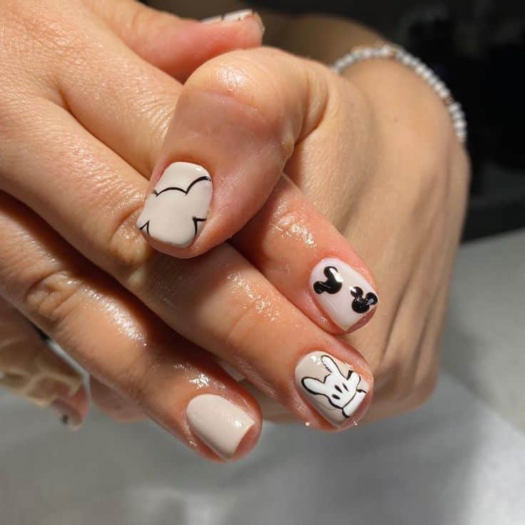 mickey mouse nails
