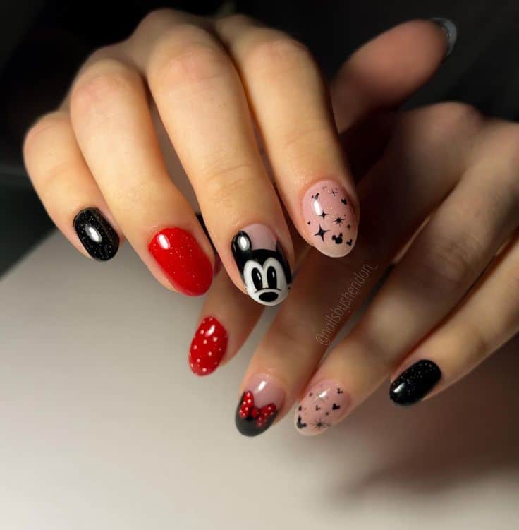 classic red and black nails