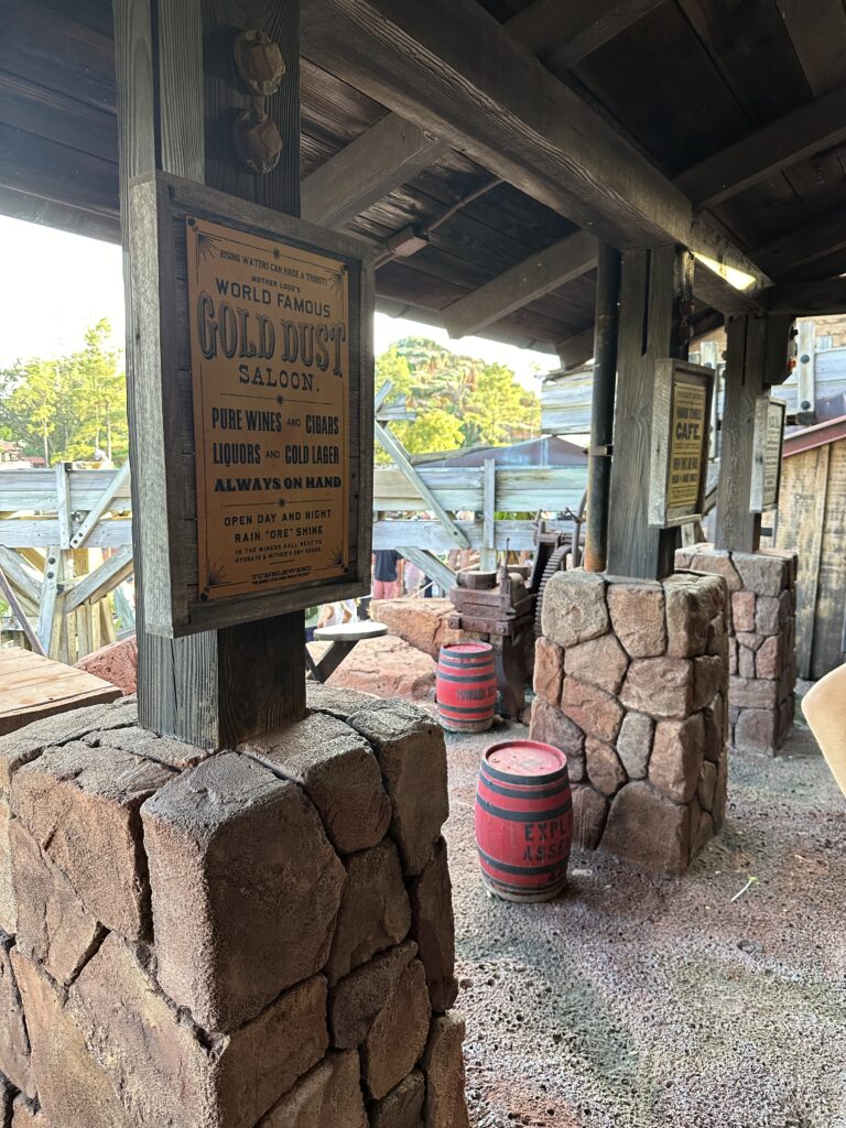 Big Thunder Mountain Railroad queue