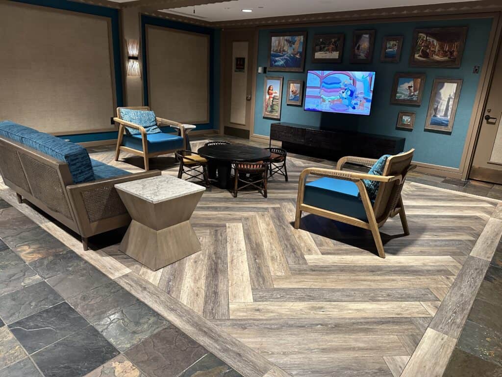 Polynesian Club level upstairs dining
