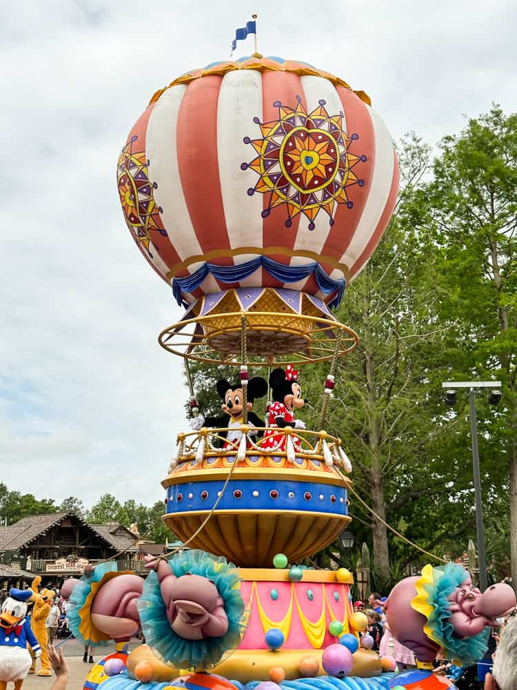 Mickey Mouse and Minnie Mouse in Disney World Parade